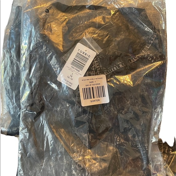 Torrid Black Mineral Wash Collared Button Down LongSleeve Shirt- 1 1X 14/16 NWT - Picture 6 of 6